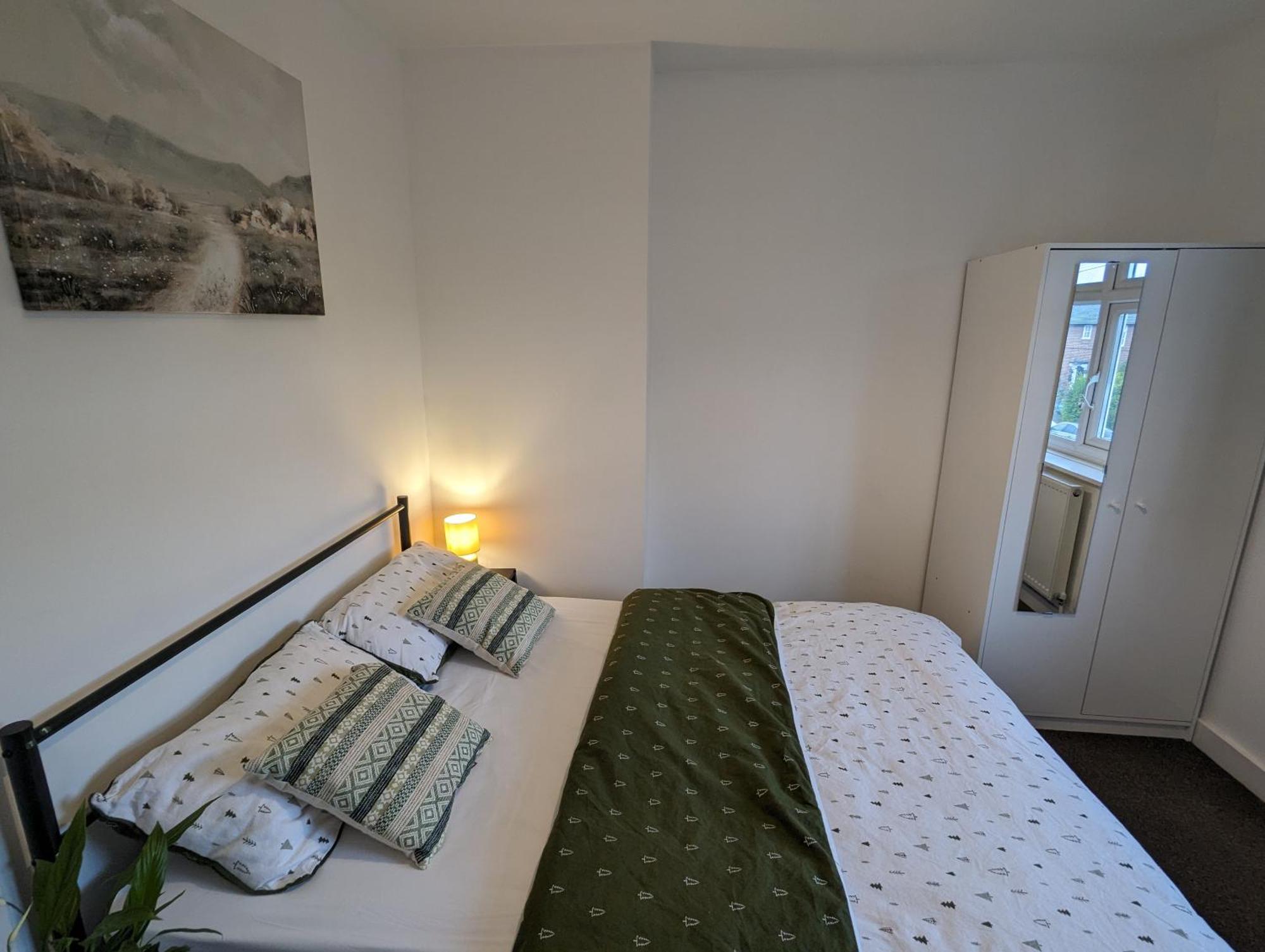 Fantastic 3-Bedroom House In London Morden  Εξωτερικό φωτογραφία